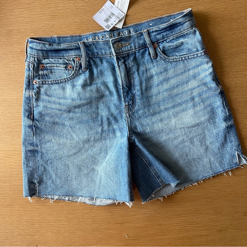 American Eagle Outfitters Relaxed Shorts size 4 raw hem NWT
